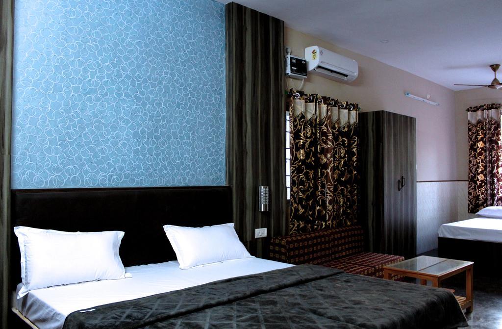 Vinodhara Guest House Махабалипурам Номер фото
