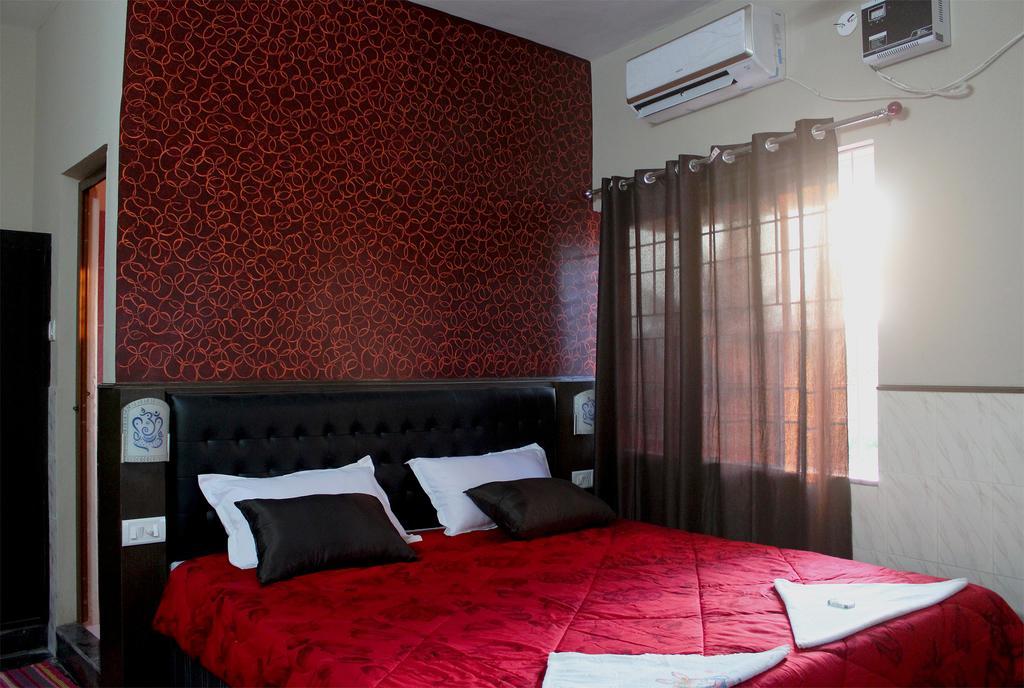 Vinodhara Guest House Махабалипурам Номер фото