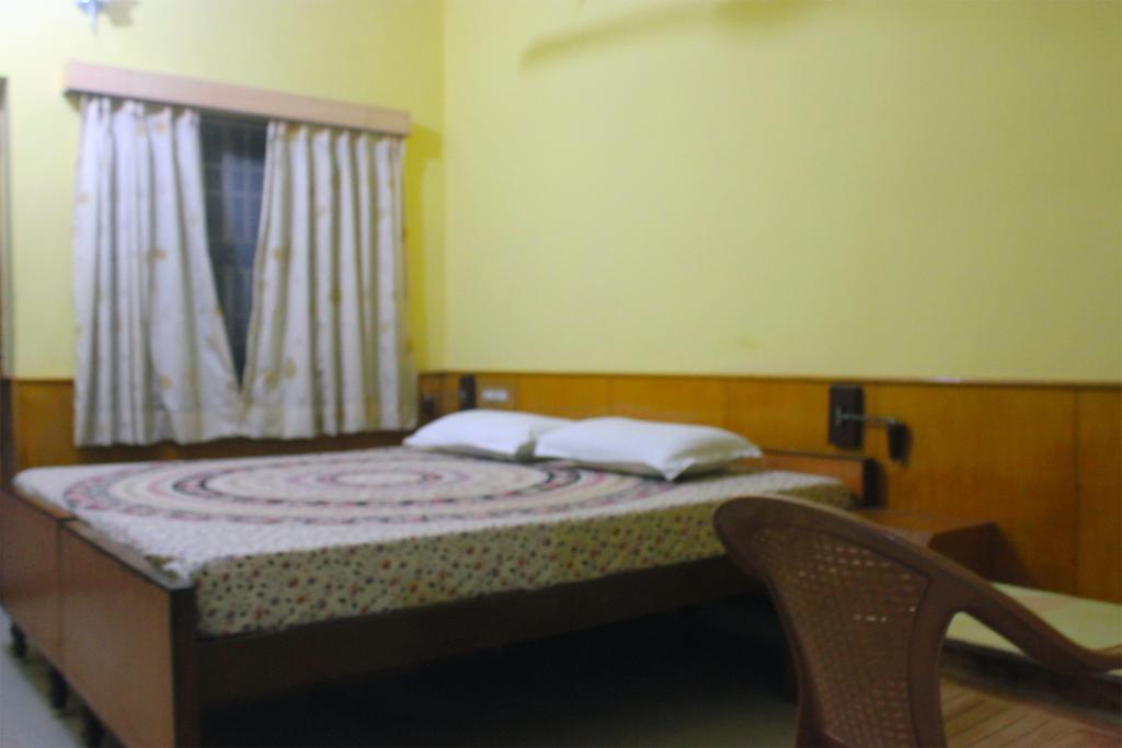 Vinodhara Guest House Махабалипурам Номер фото