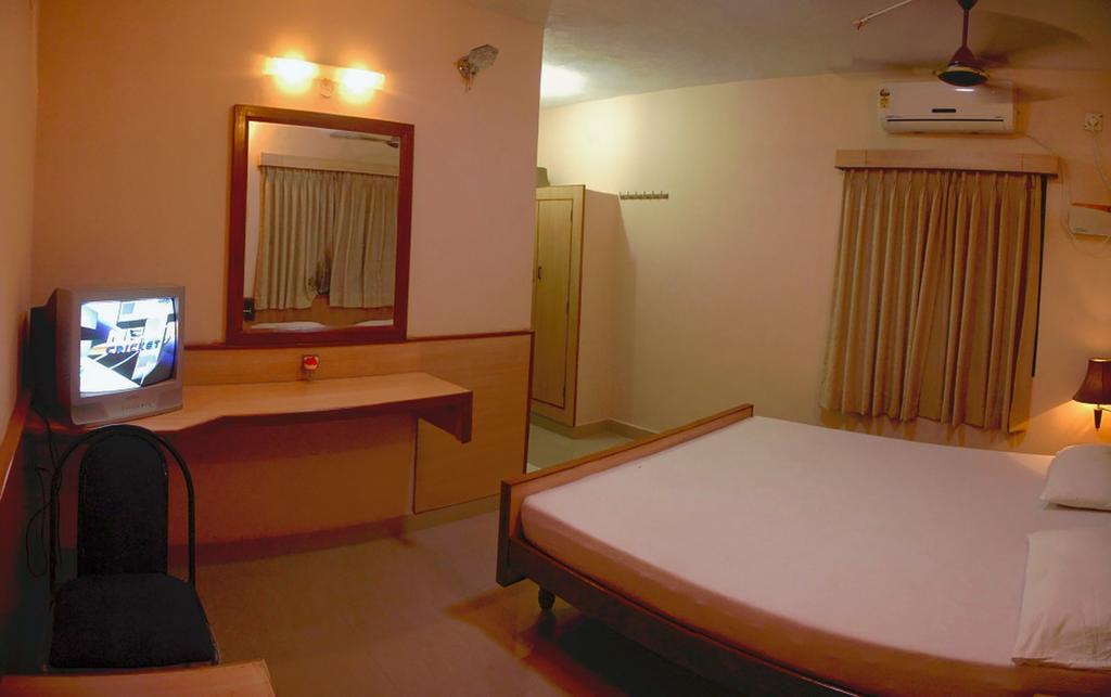 Vinodhara Guest House Махабалипурам Номер фото