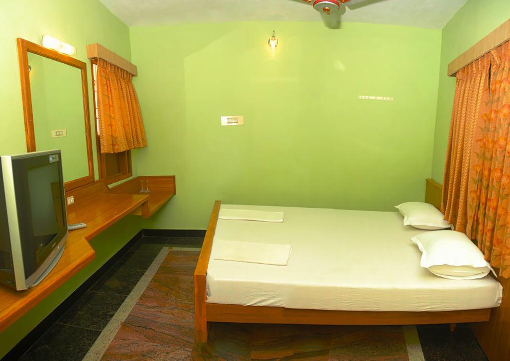 Vinodhara Guest House Махабалипурам Номер фото